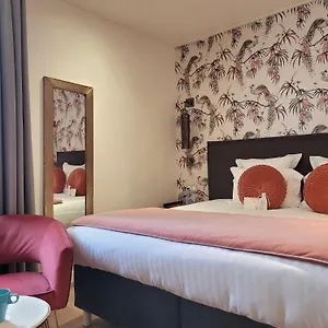 Moris Grands Boulevards Hotel